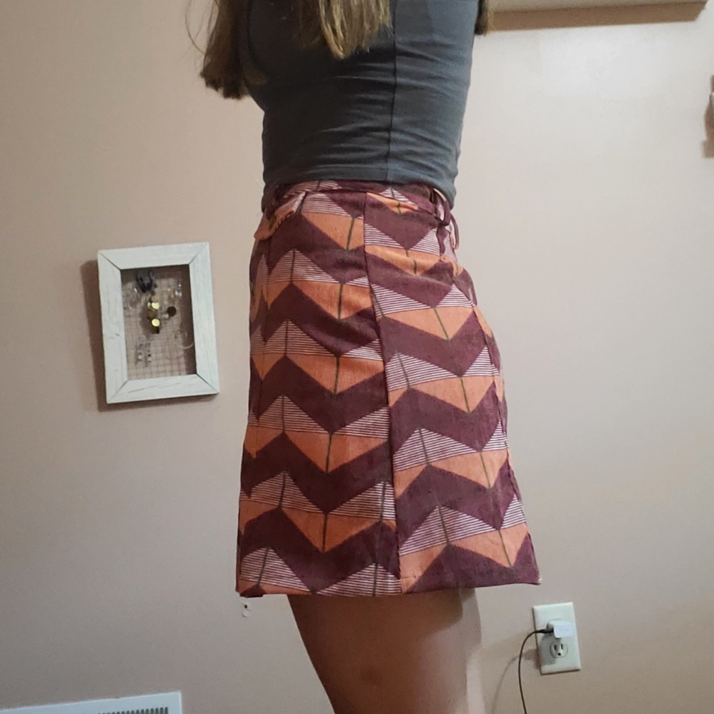 Flying tomatoes chevron skirt